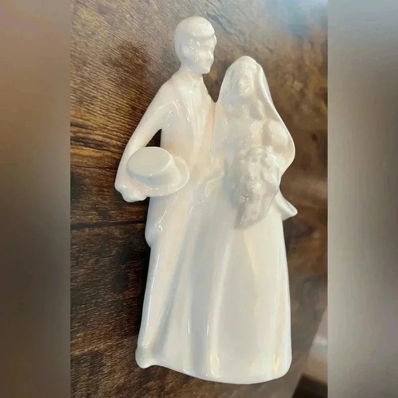 VINTAGE: Royal Doulton Images | Bride and Groom. - Picture 3 of 12